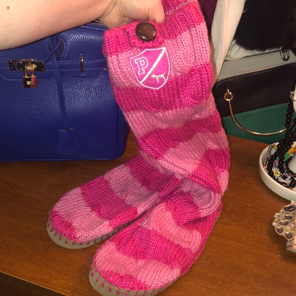 VS PINK Knit Sweater Slipper Socks?